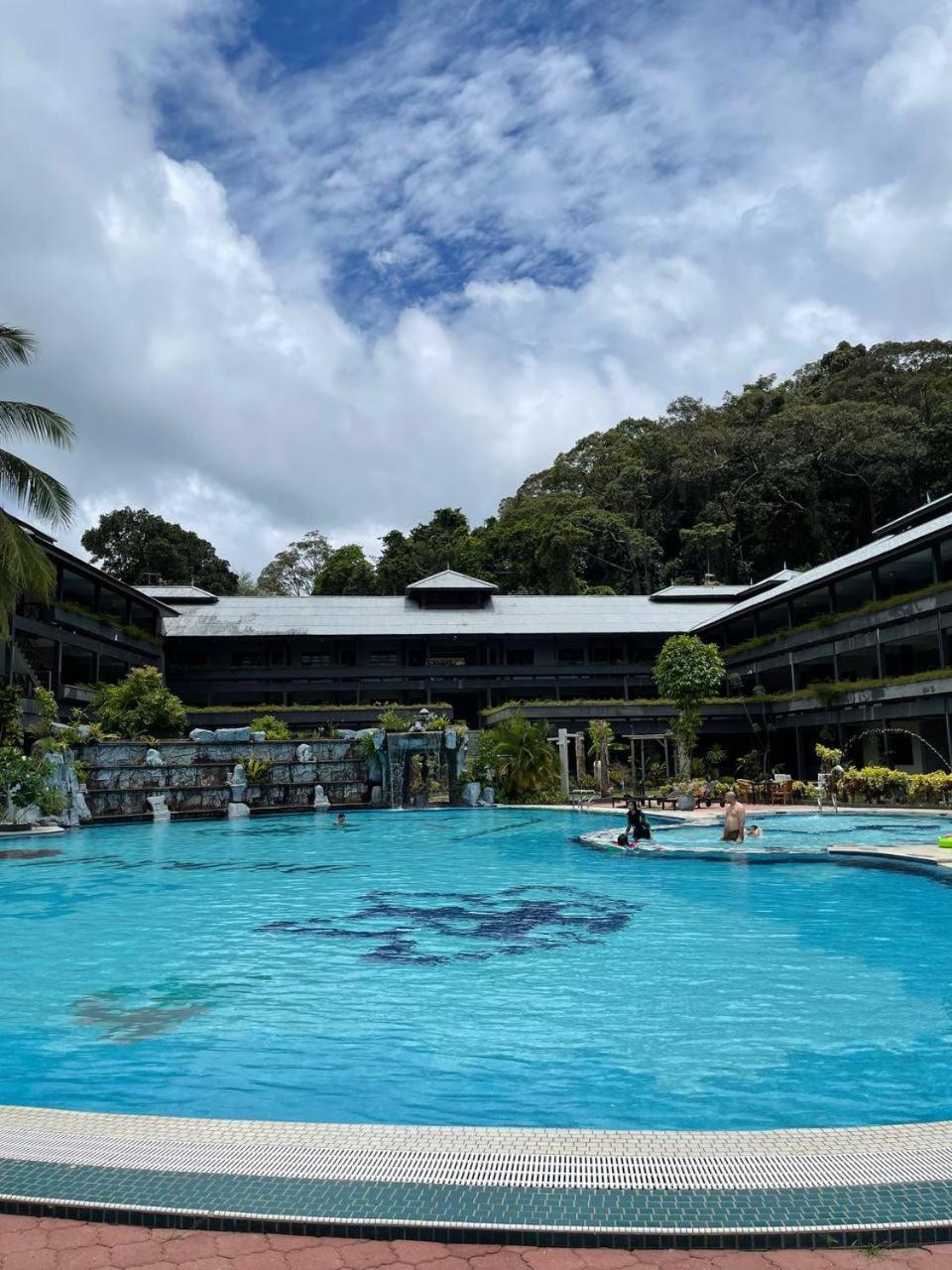 Beach Resort - Arwana Perhentian Besar Kampung Kuala Besut Exterior photo