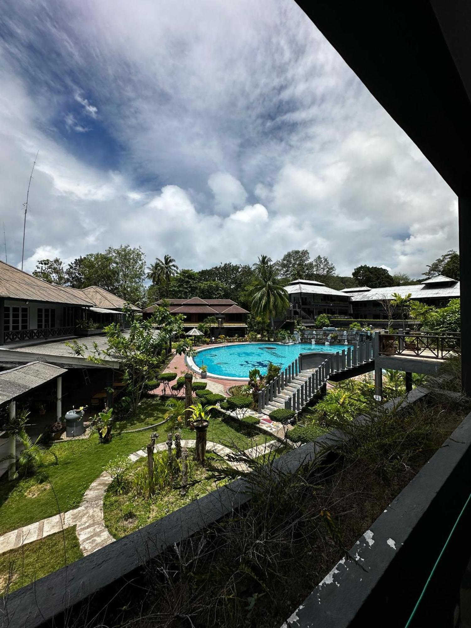 Beach Resort - Arwana Perhentian Besar Kampung Kuala Besut Exterior photo