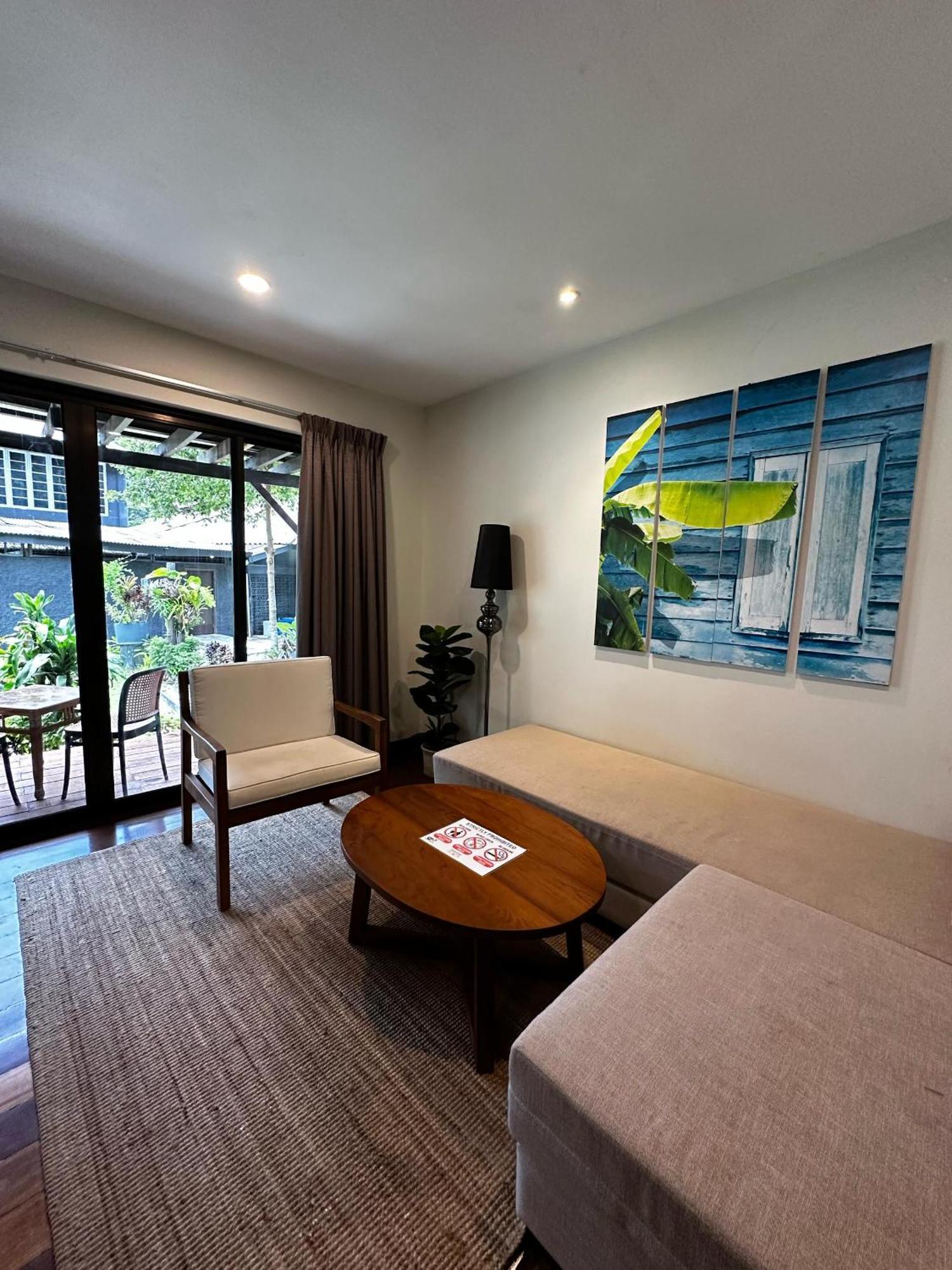 Beach Resort - Arwana Perhentian Besar Kampung Kuala Besut Exterior photo