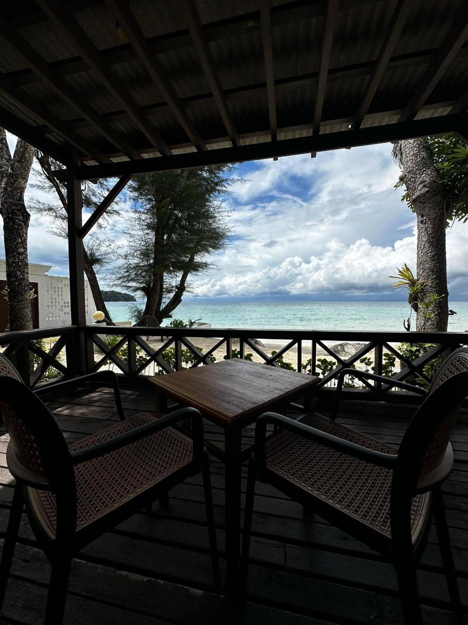 Beach Resort - Arwana Perhentian Besar Kampung Kuala Besut Exterior photo