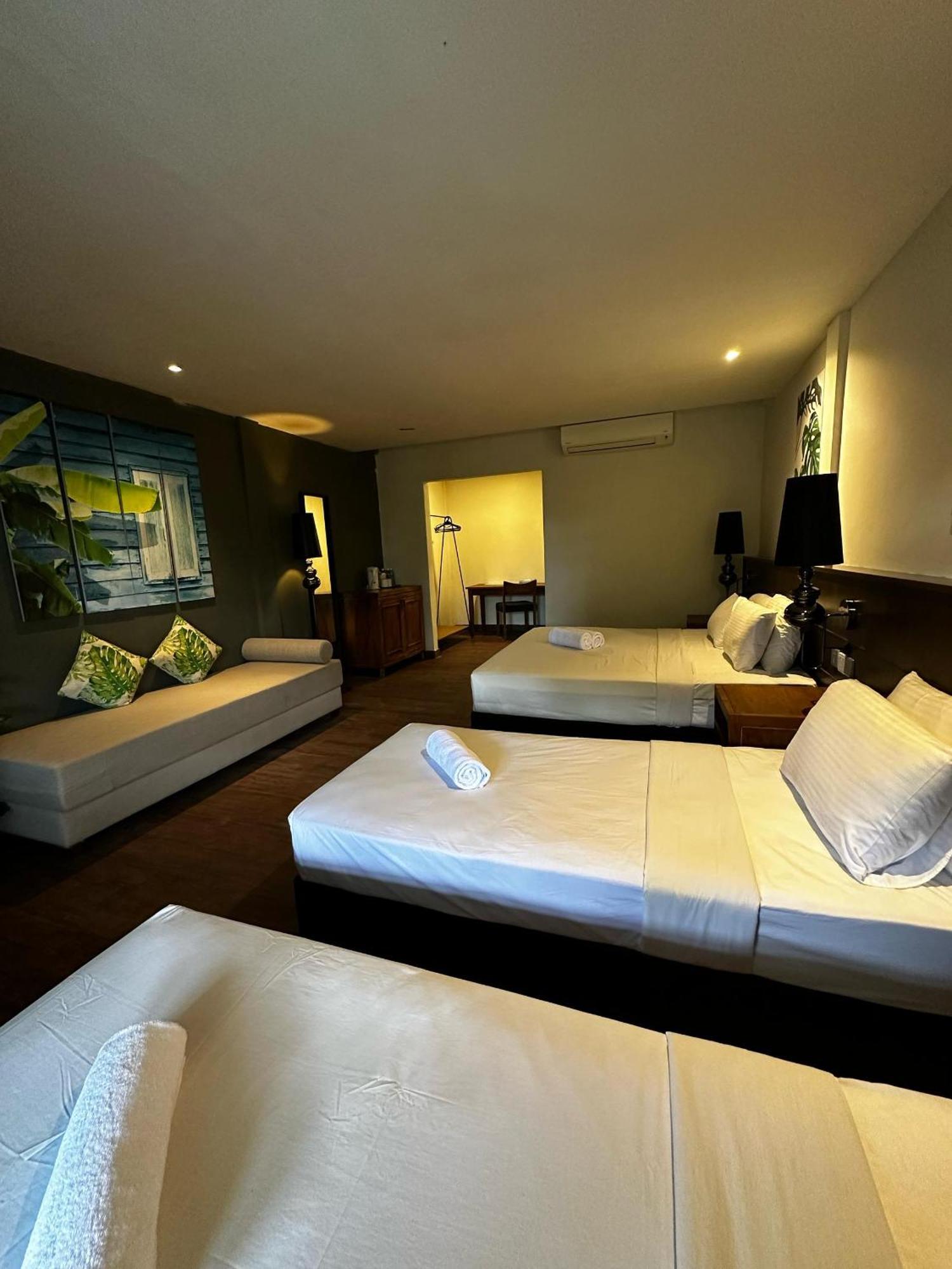 Beach Resort - Arwana Perhentian Besar Kampung Kuala Besut Exterior photo