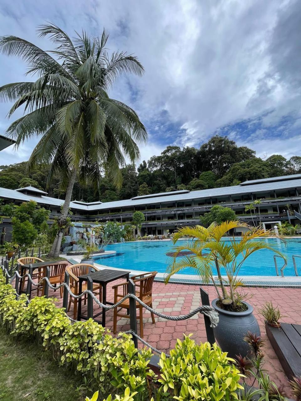 Beach Resort - Arwana Perhentian Besar Kampung Kuala Besut Exterior photo