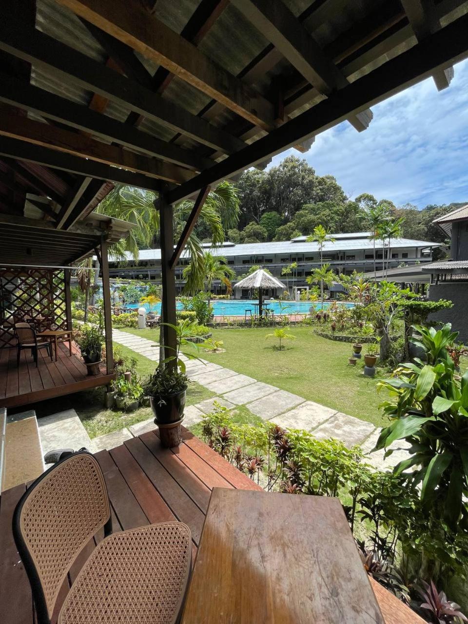Beach Resort - Arwana Perhentian Besar Kampung Kuala Besut Exterior photo