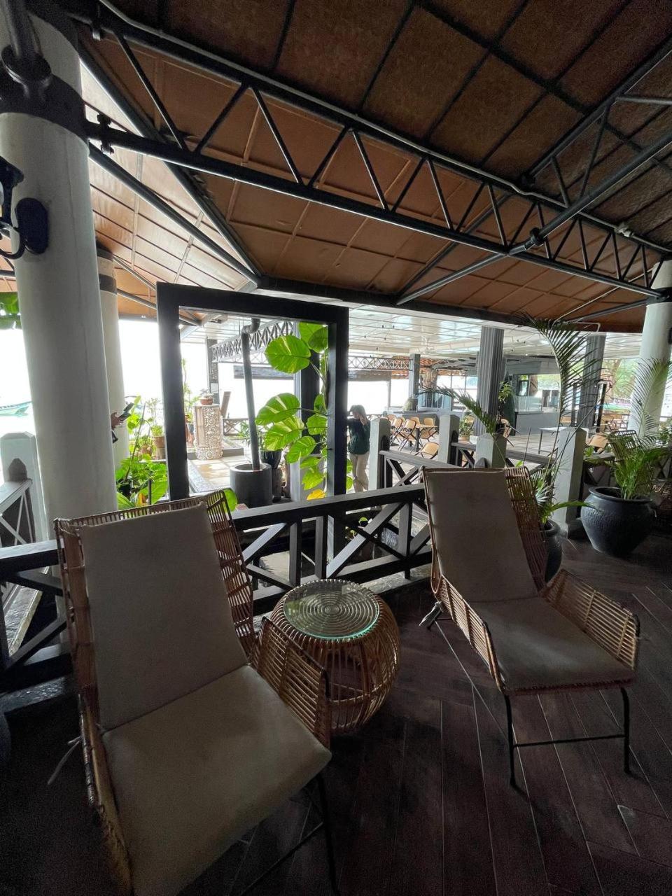 Beach Resort - Arwana Perhentian Besar Kampung Kuala Besut Exterior photo