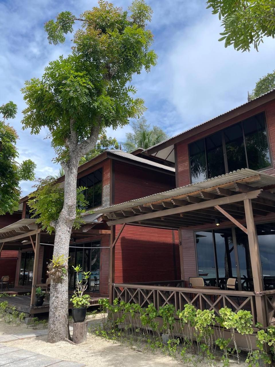Beach Resort - Arwana Perhentian Besar Kampung Kuala Besut Exterior photo
